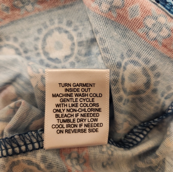 Clover + Pine, NWOT, Large, Zipper Front Short Sleeve Womens Top - Picture 4 of 6